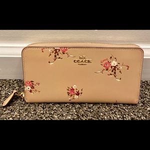 New coach wallet
